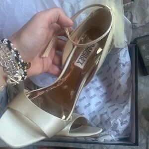 Badgley Mischka Kim heels
